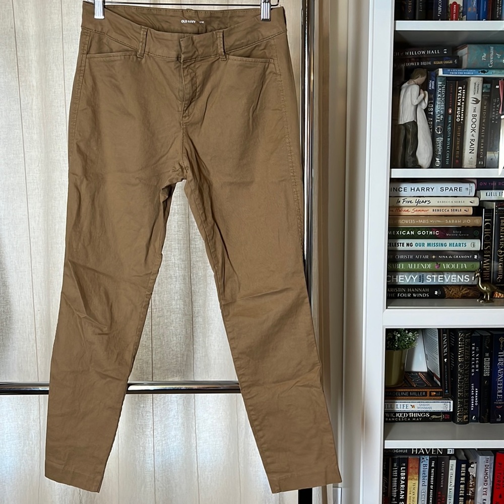 Old navy pixie pants in khaki
